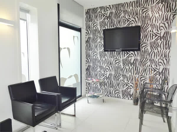Sala de espera de la clínica dental en A Illa de Arousa