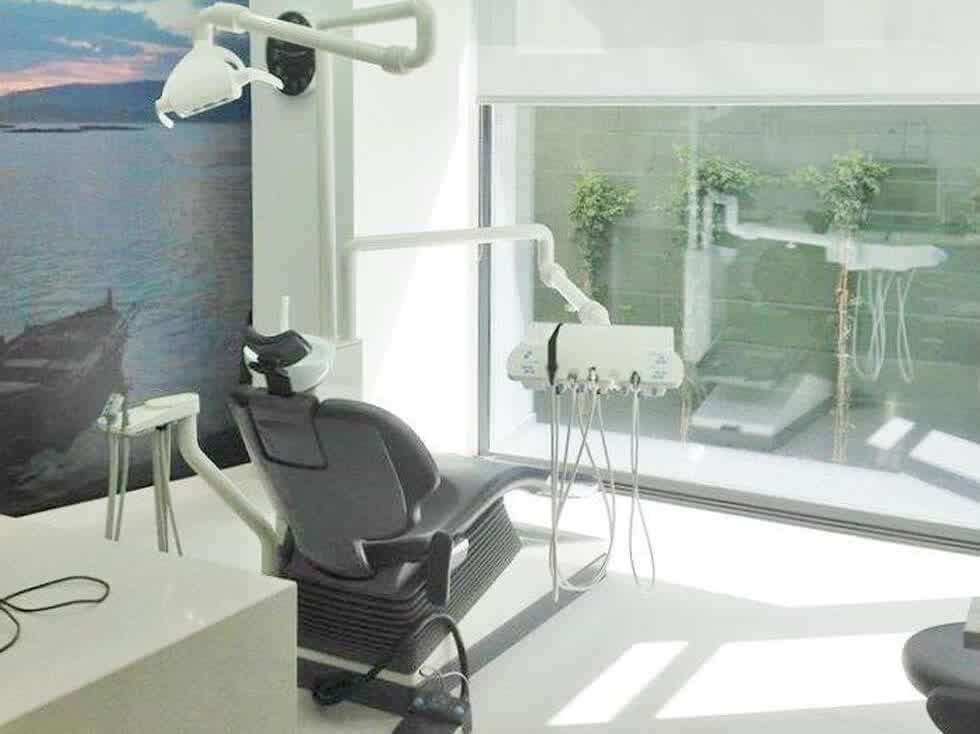 Gabinete de odontología general de la clínica dental en A Illa de Arousa